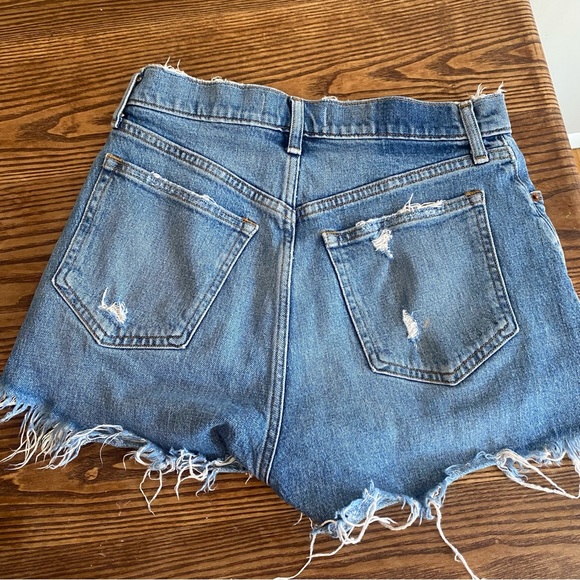 Abercrombie and Fitch mom short - Picture 5 of 7